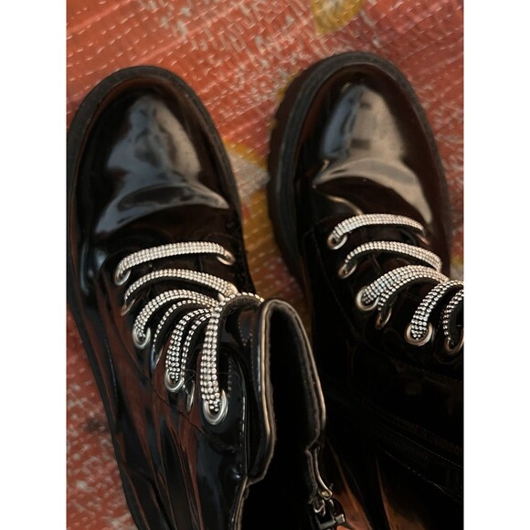 Forever 21 Fab Shiny Black Chunky Boots With Silver Laces Size 8 Worn Once! - Picture 8 of 9